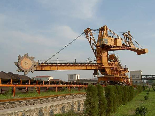 Bucket wheel machine